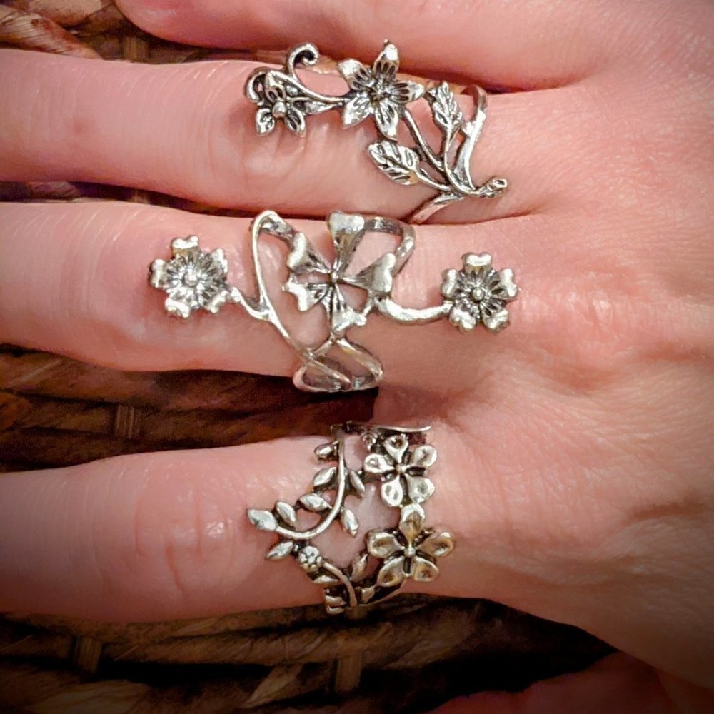 Cute Flower Boho Silver Ring Trio